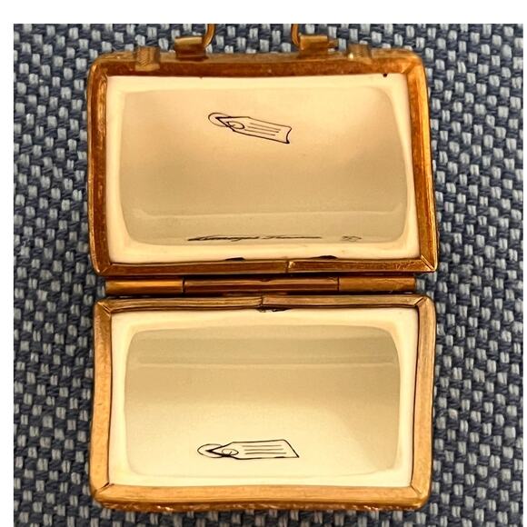 Vintage Limoges Vintage Paris Suitcase - Rare Find. - Picture 2 of 6